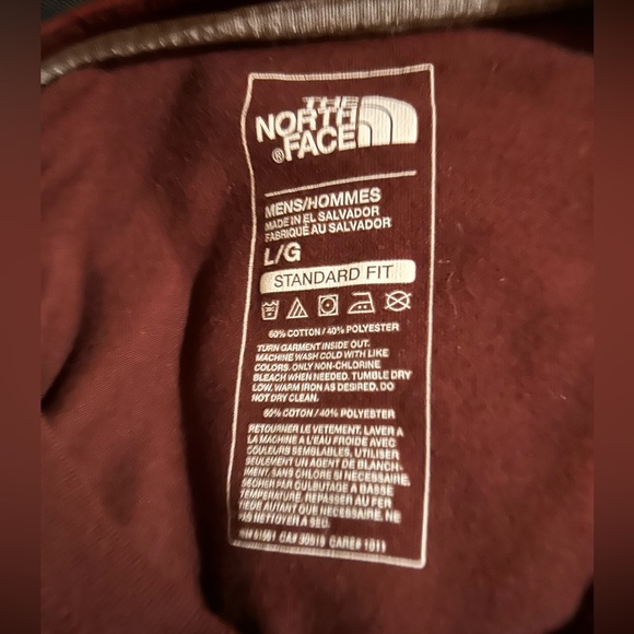 North Face Men’s Large relax fit burgundy t-shirt - Picture 4 of 6